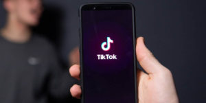 Como enviar videos de TikTok por WhatsApp