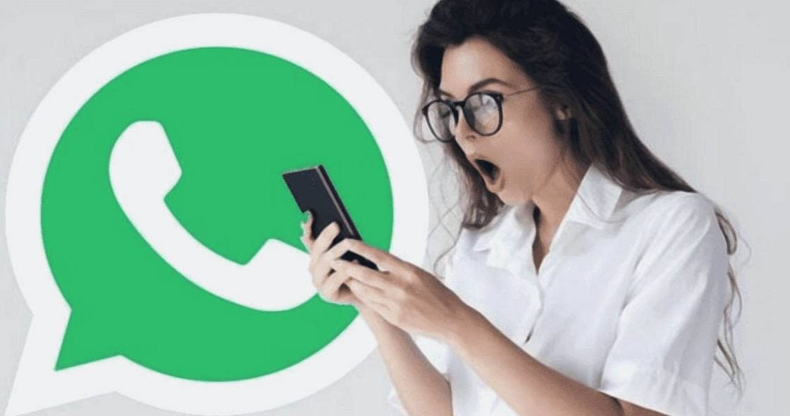 Ya puedes poner un emoji o sticker como foto de un grupo de WhatsApp