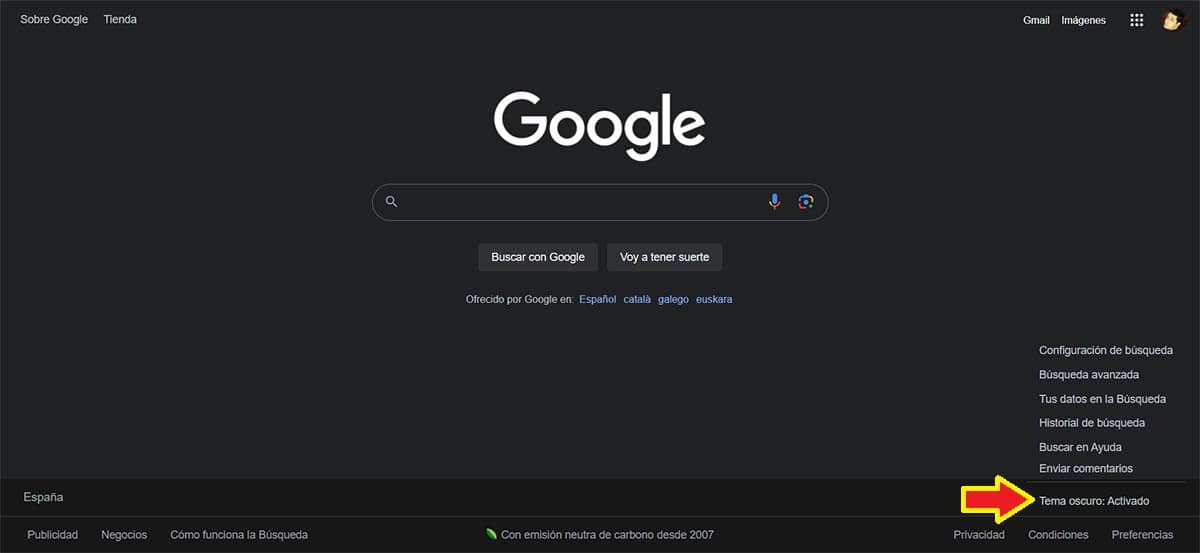 Desactivar el tema oscuro en Google desde el PC